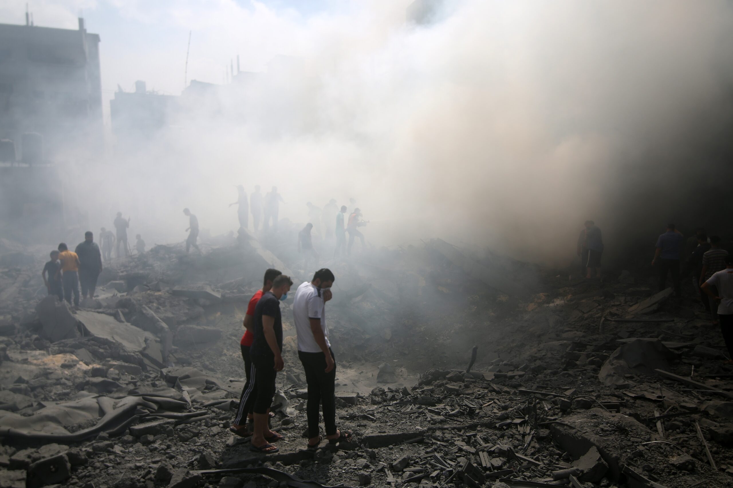 Palestinians,Look,For,Survivors,After,An,Israeli,Airstrike,In,Rafah